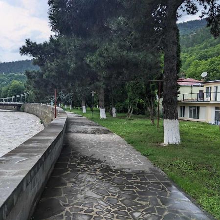Riverside Bordschomi Exterior foto